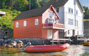 Отель Holiday home Etne Kyrping  Kyrping
